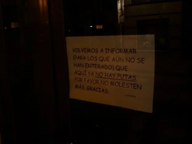 Carteles con cariño dedicados a sus vecinos