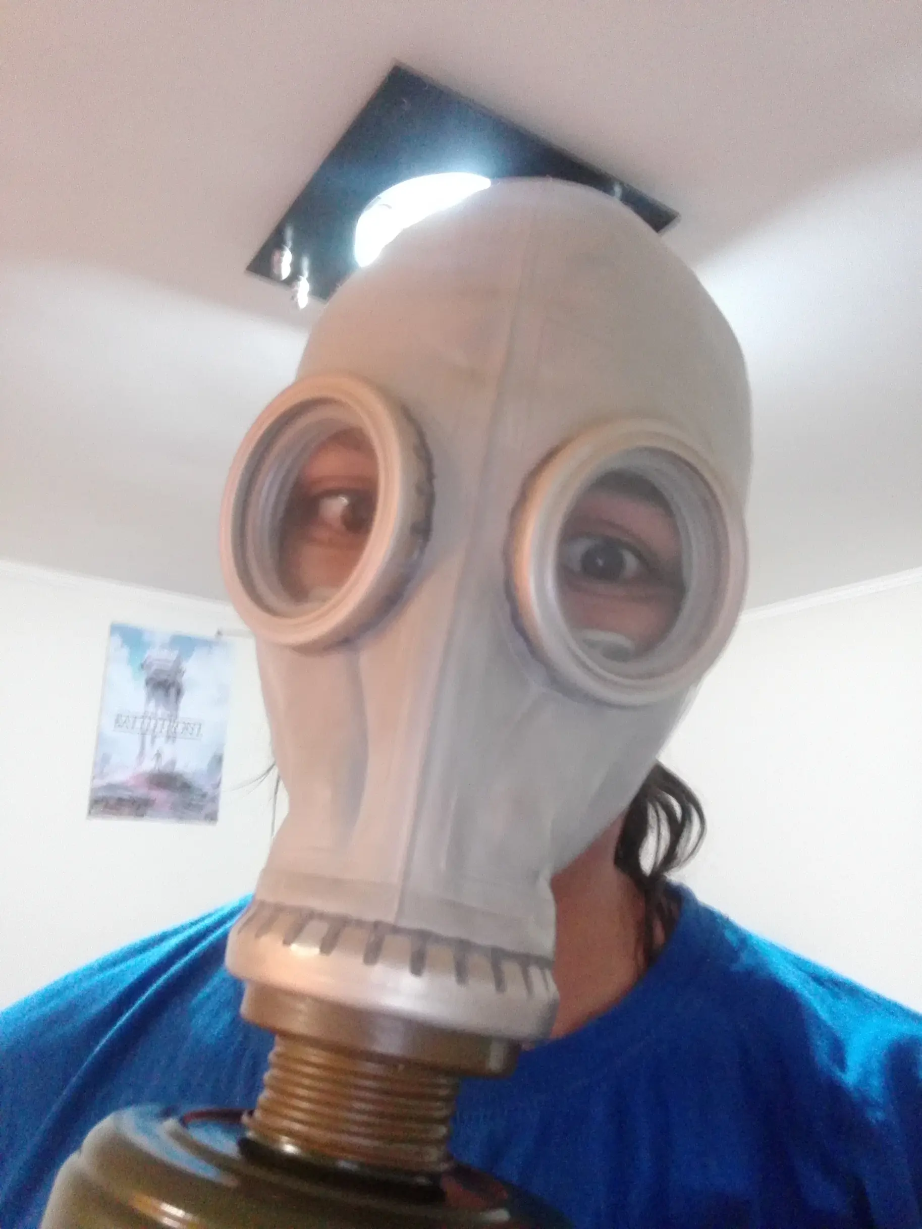 Compré una máscara anti agentes químicos y te lo cuento