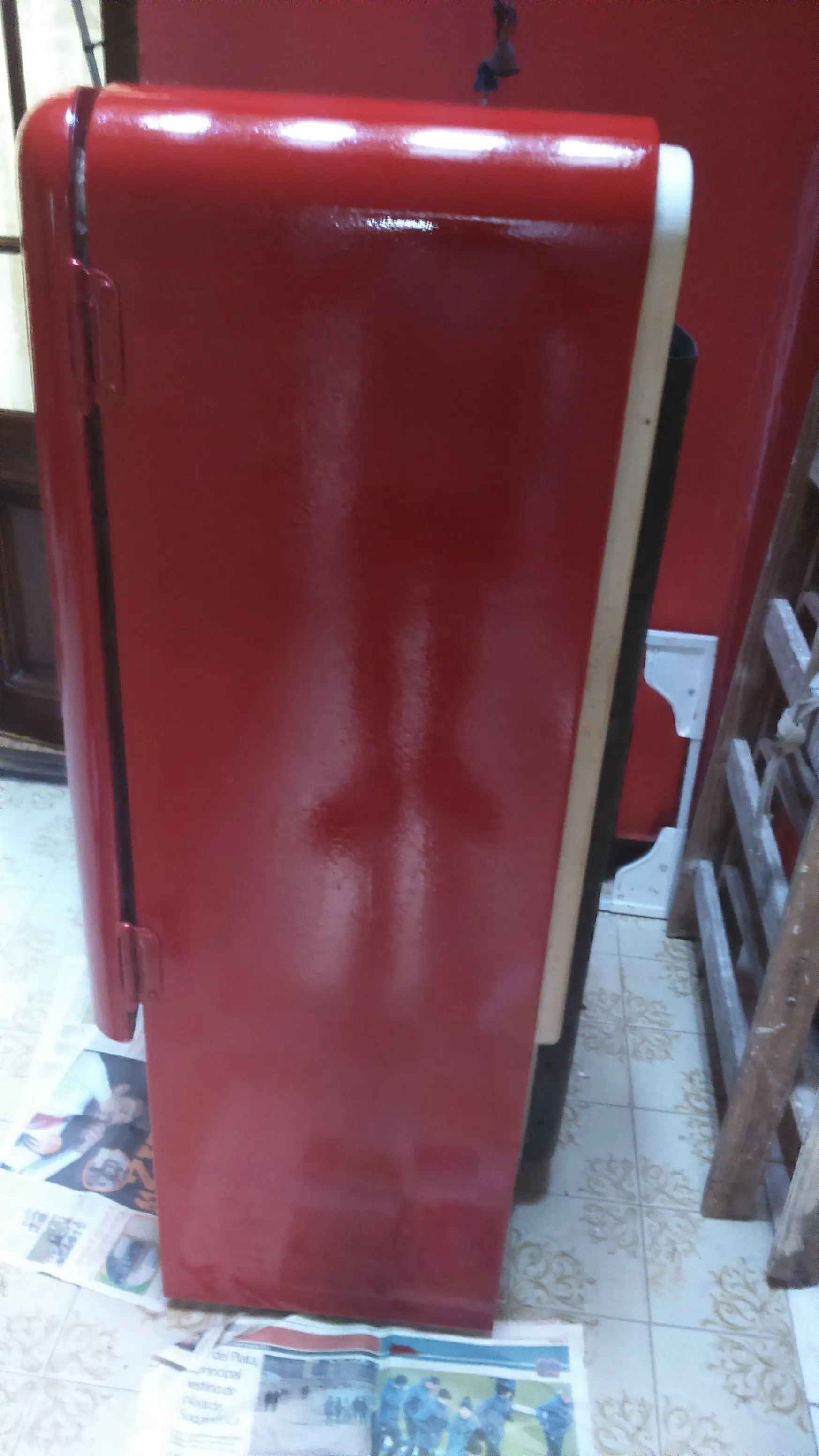 Restaurando vieja heladera Siam