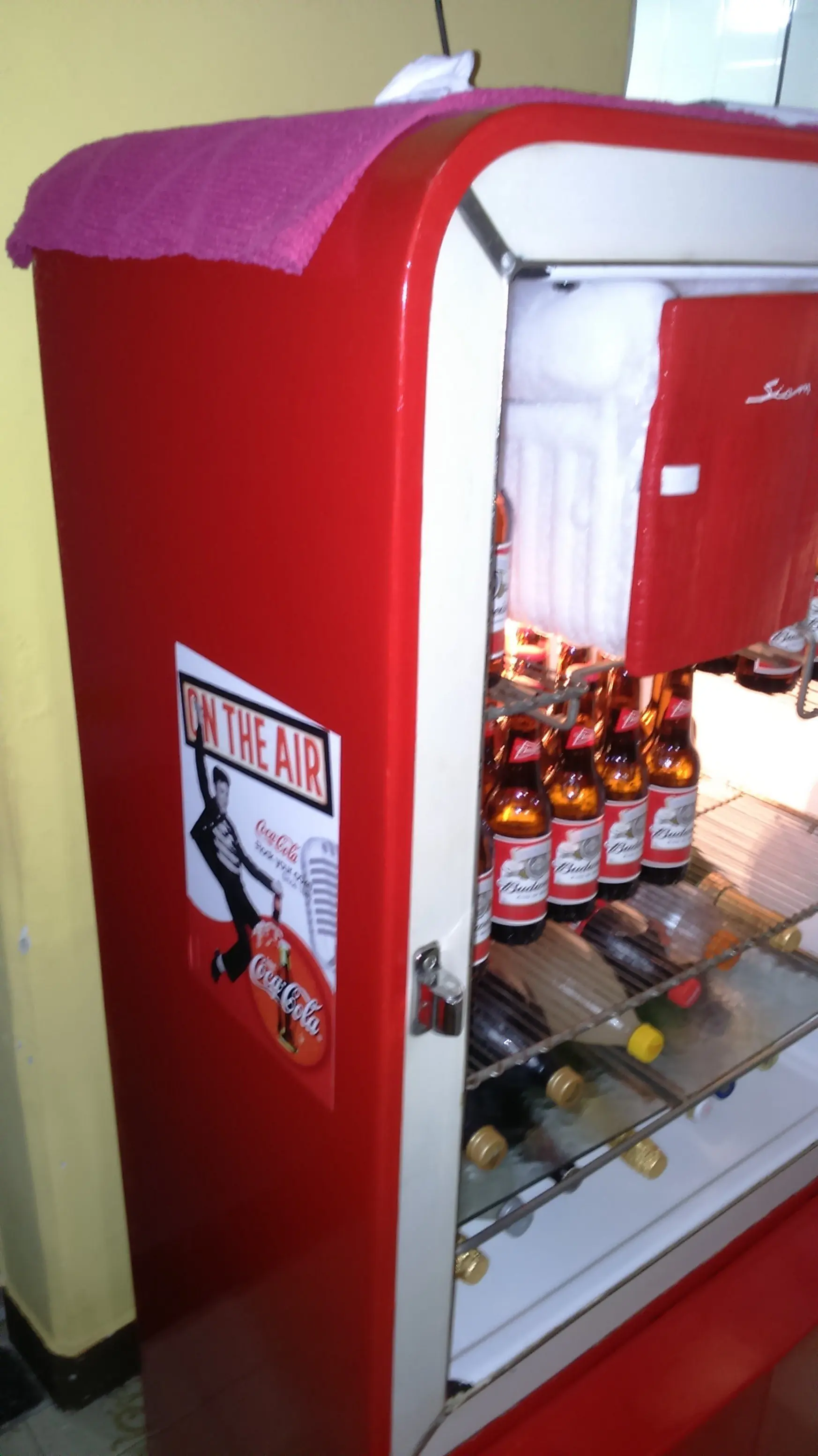 Restaurando vieja heladera Siam