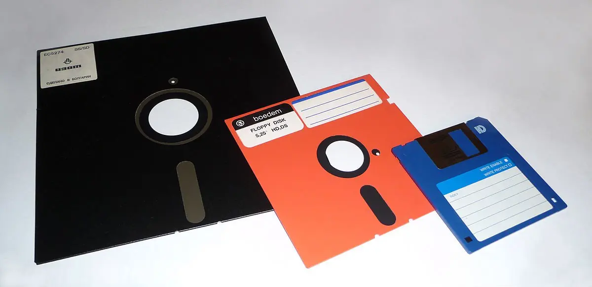 Almacenamiento en discos LTO