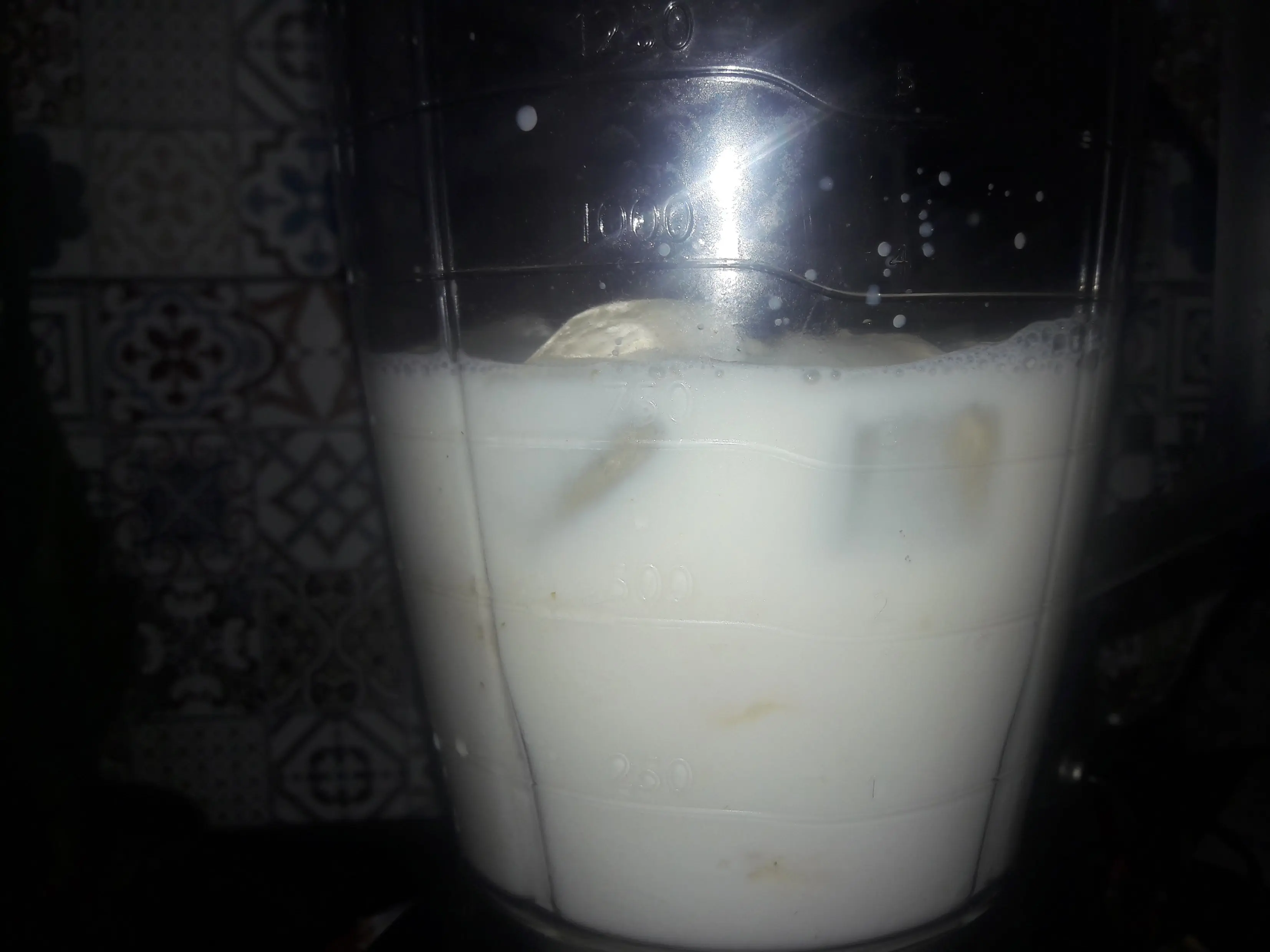 Como hacer un licuado [nivel dios] no apto para sensibles