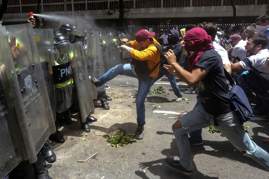 venezuela en caos. y ahora se unio otra mas para el saco.!