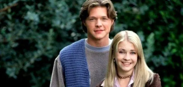 Asi luce Harvey Kikle el novio d Sabrina la bruja adolescent