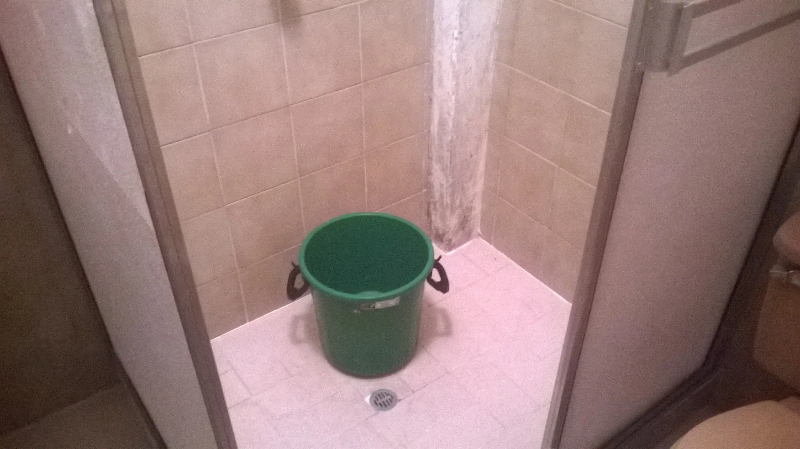 Te enseño como ahorrar agua en la ducha.