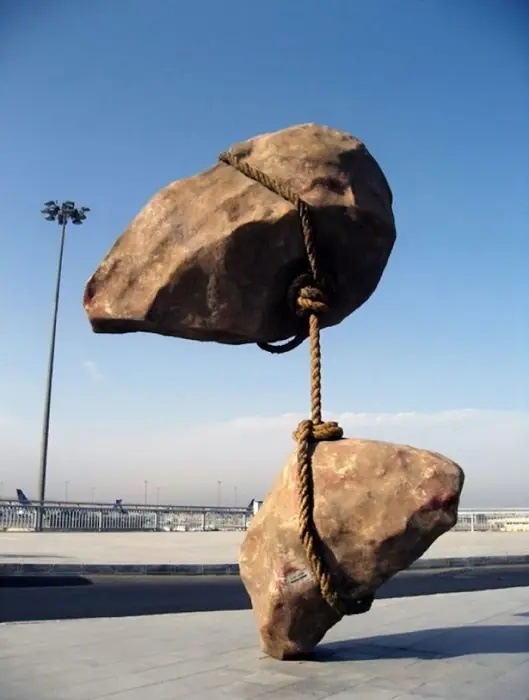 Esculturas que son un artístico desafío a la gravedad