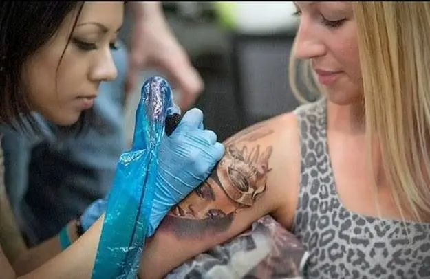 Valentina Riabova, la mejor tatuadora del mundo