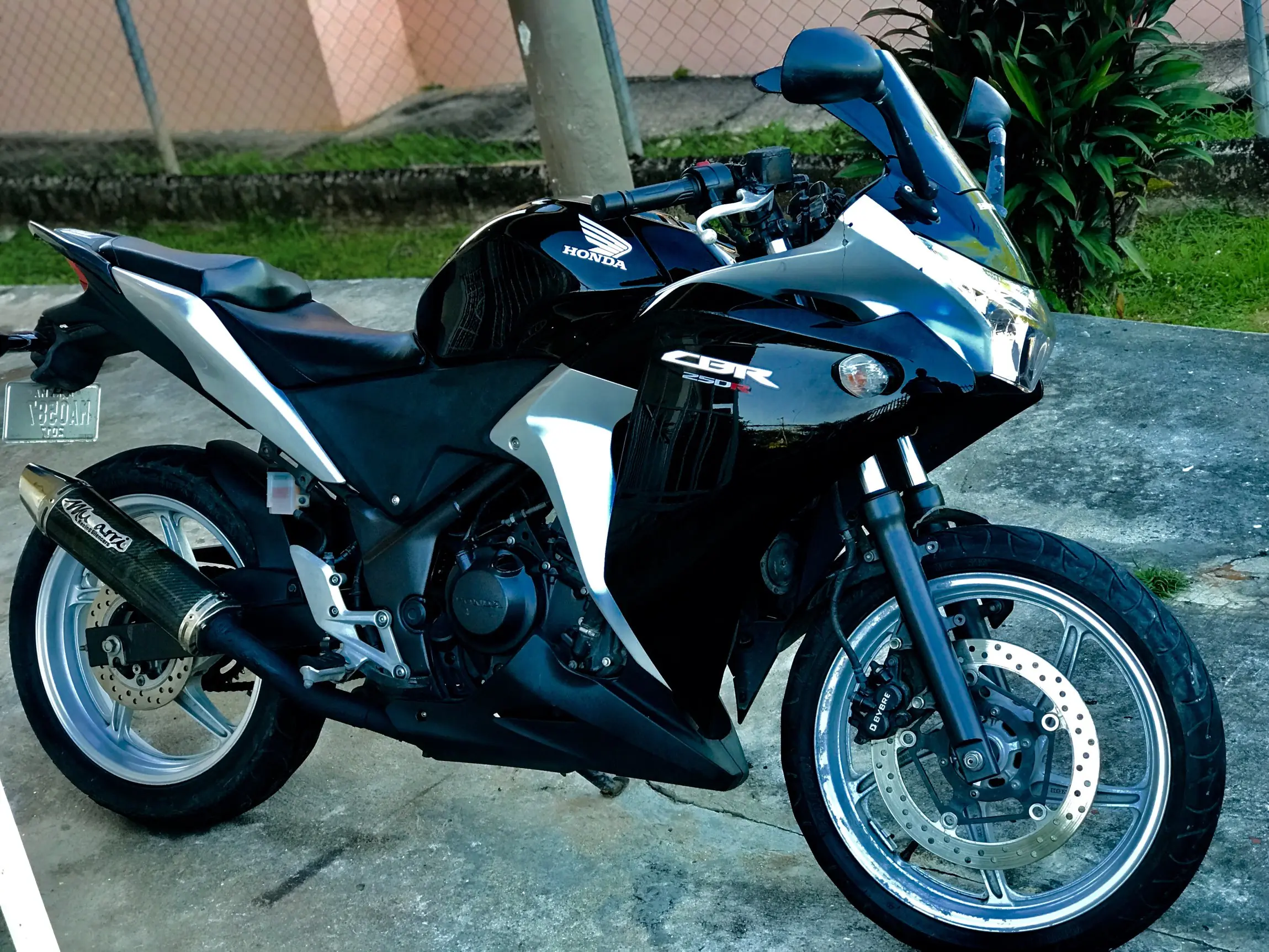 Honda Cbr250R Transformacion a streetfighter cafe (Panama)