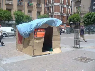 Soy el negro,tenia que entregar un paquete y el me patotea