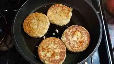 Por la crisis tuve que improvisar hamburgesas de soja