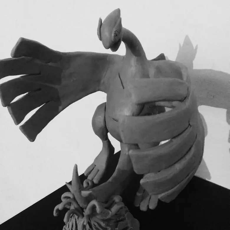 Sculpture/escultura de Lugia pokemon en plasticera