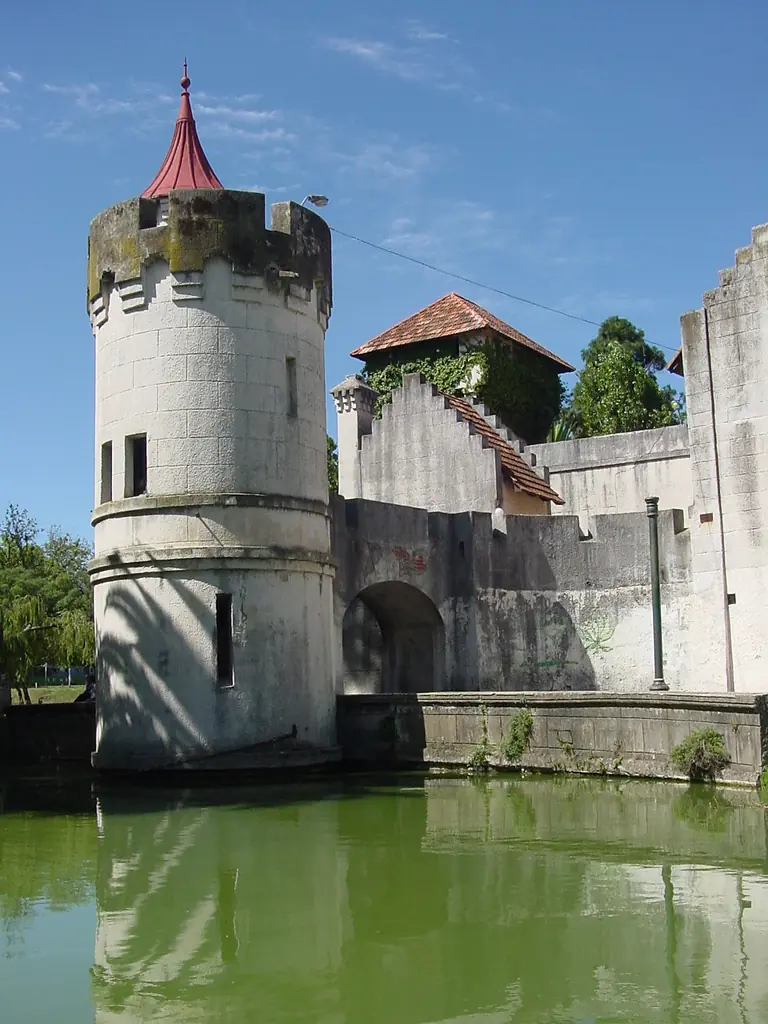 Palacios, castillos y fuertes de Uruguay.