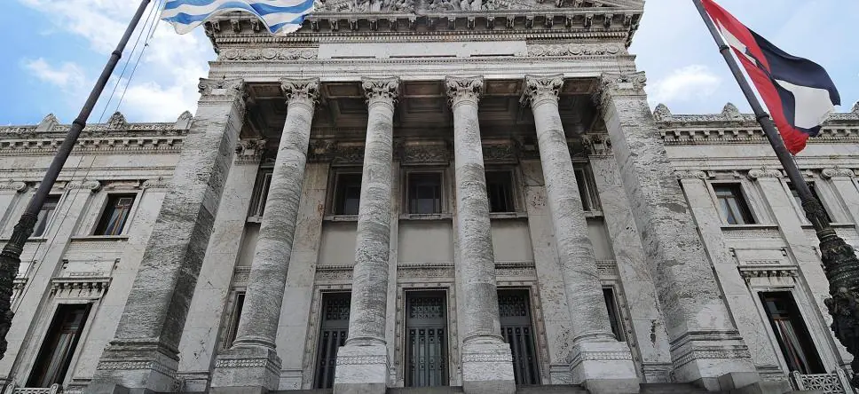 Palacios, castillos y fuertes de Uruguay.