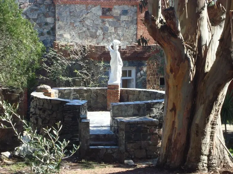 Palacios, castillos y fuertes de Uruguay.