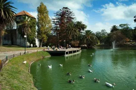 Palacios, castillos y fuertes de Uruguay.