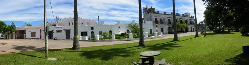 Palacios, castillos y fuertes de Uruguay.