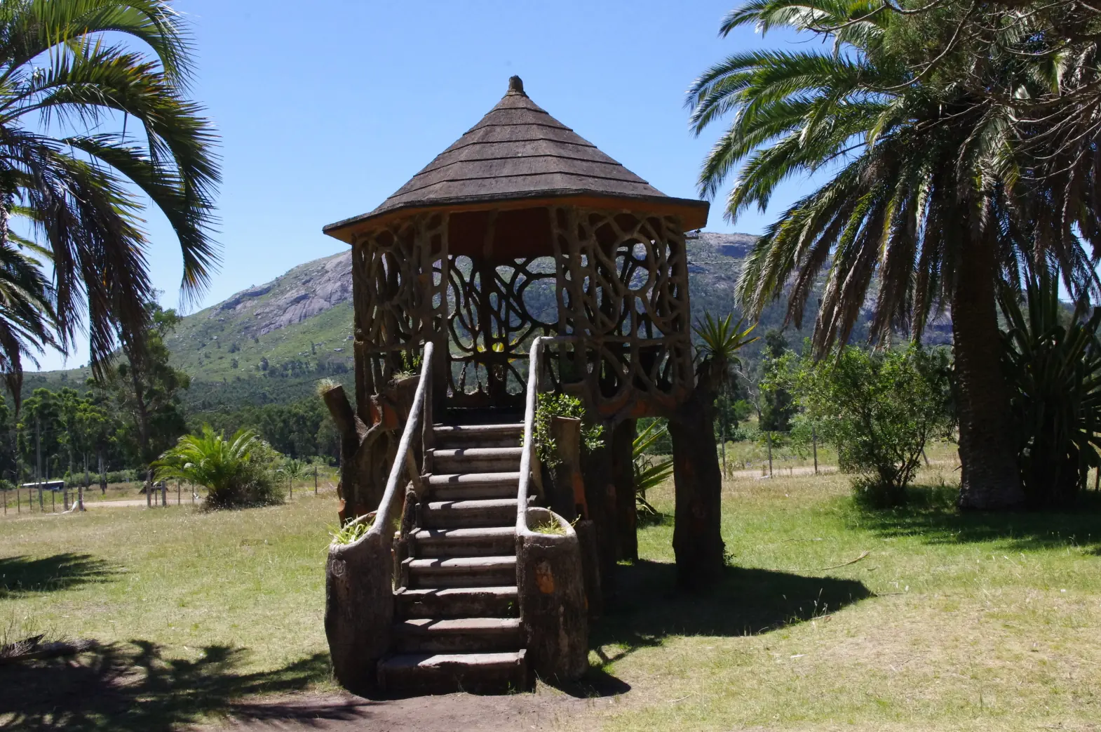 Palacios, castillos y fuertes de Uruguay.
