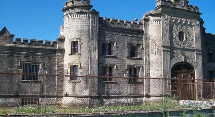 Palacios, castillos y fuertes de Uruguay.