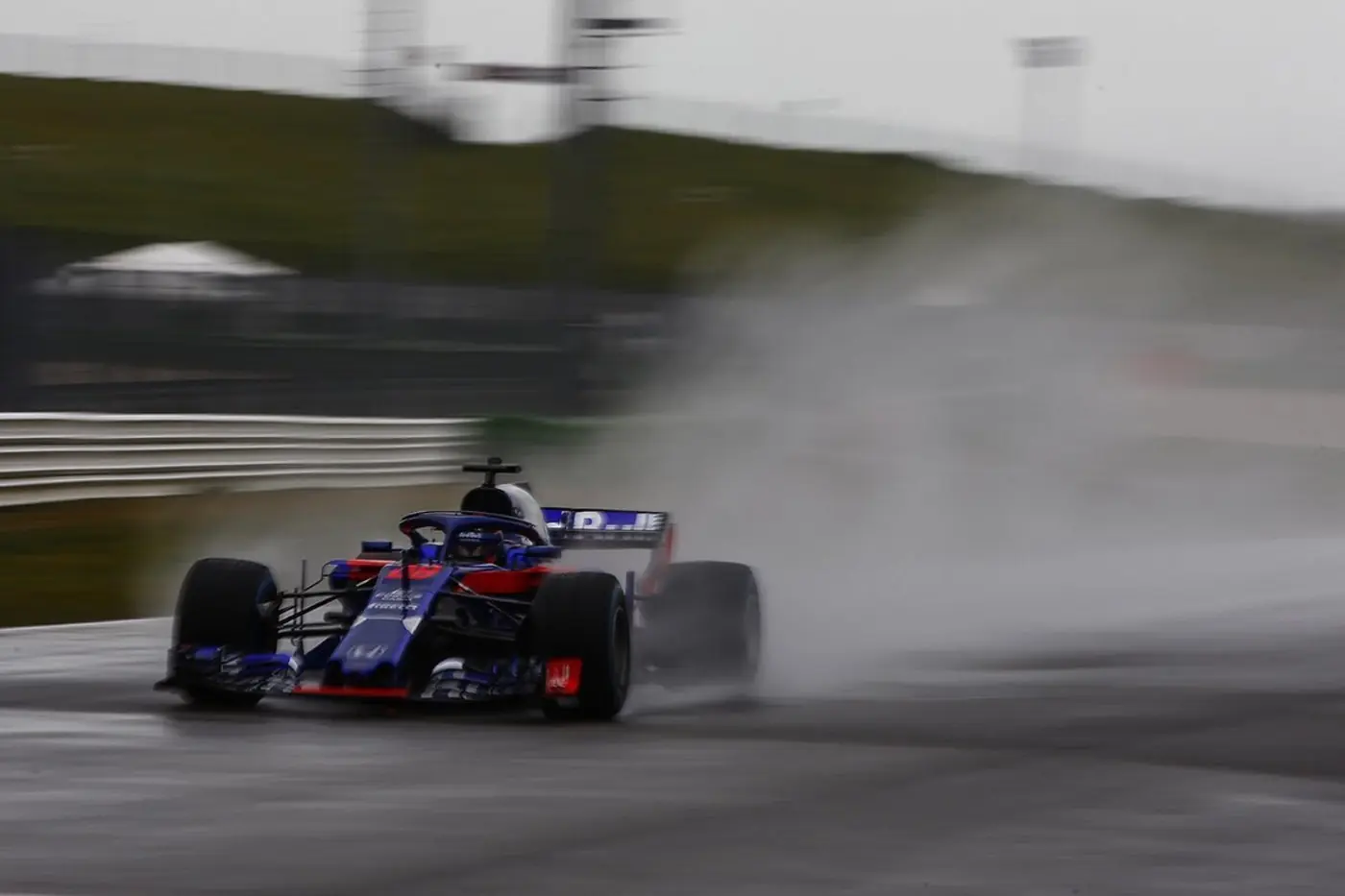 Toro Rosso presenta su coche para 2018: el STR13
