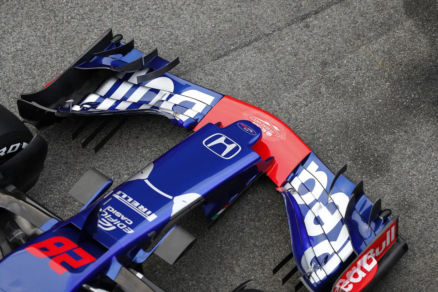 Toro Rosso presenta su coche para 2018: el STR13