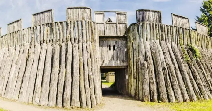 Arqueólogos acaban de hallar una enorme fortaleza vikinga