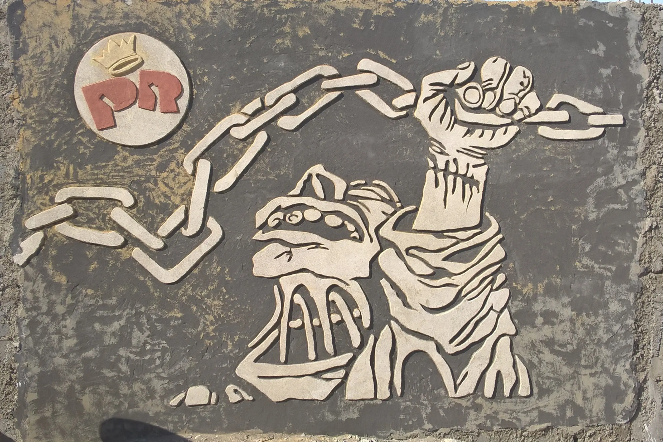 Mi mural de concreto de "Oktubre"