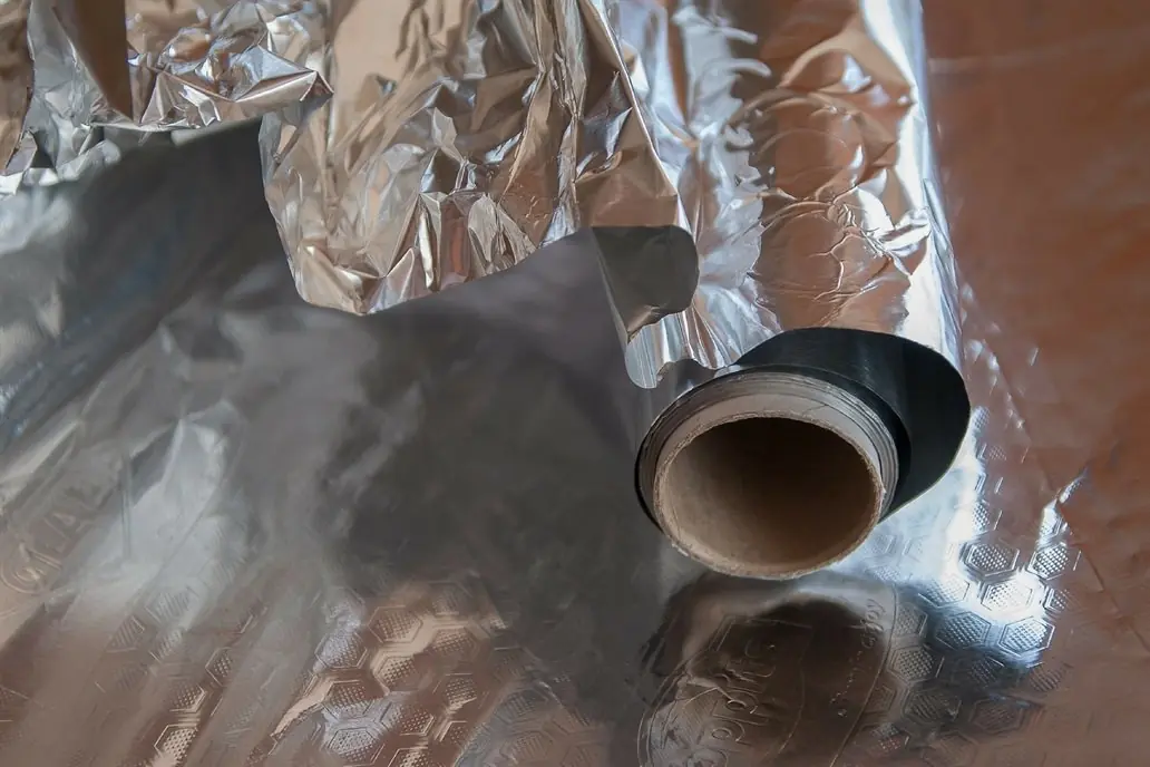 Como cocinar con papel aluminio el uso correcto y su efecto
