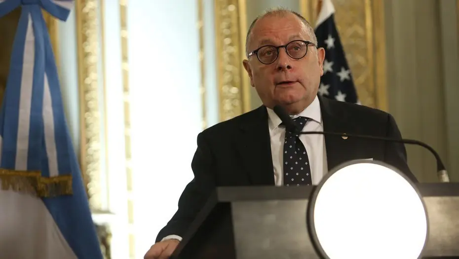 Gesto de Bolivia "No alcanza"