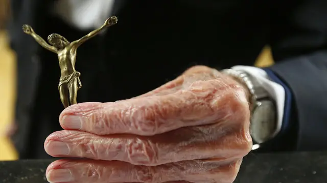 Sacerdotes y orgías homosexuales
