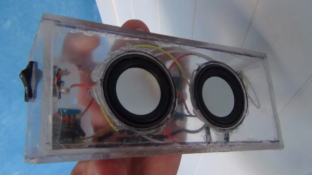 Te enseñó a fabricar unas bocinas con Bluetooth caseras