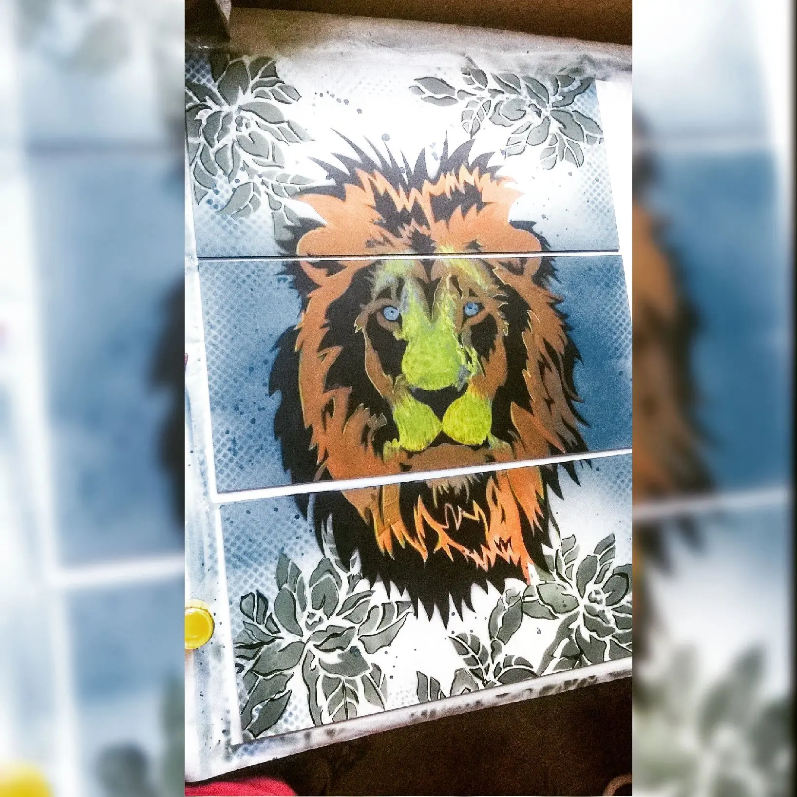 Pintando cuadro de leon-stencil