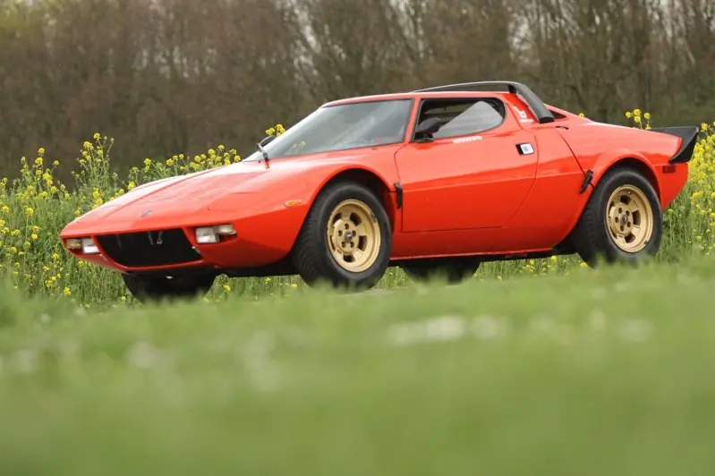 stratos