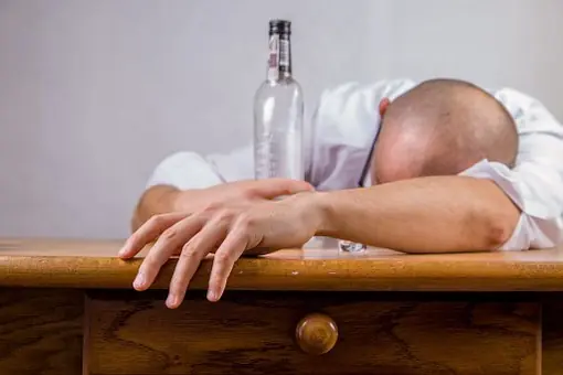 Al fondo de la botella