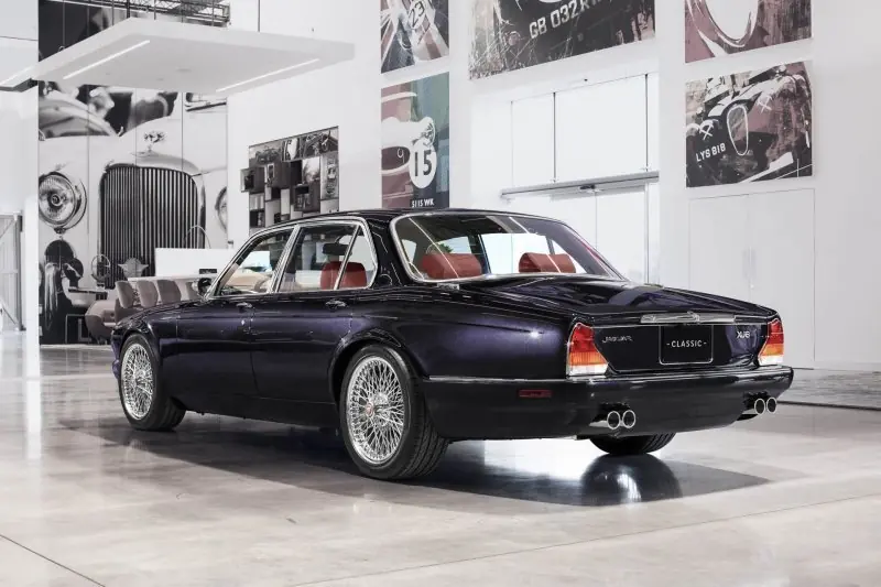 Jaguar XJ