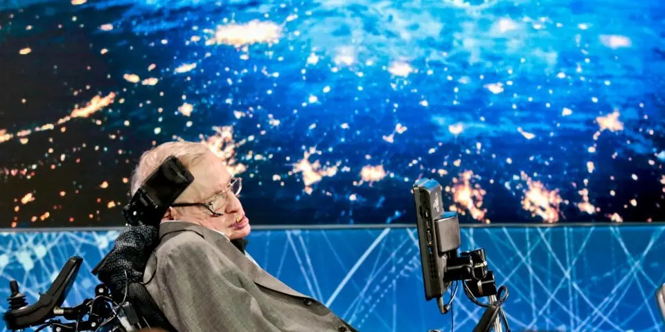 Stephen Hawking presentó un trabajo científico final