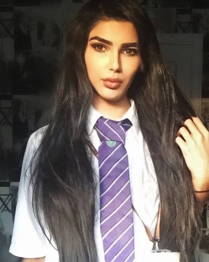 Termino el cole como chico y al volver llego bien Kardashian