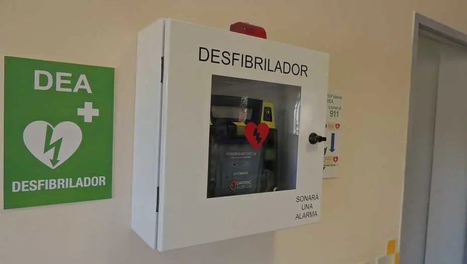 Sabes cómo usar un desfibrilador en caso de emergencia?