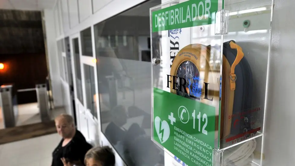 Sabes como usar un desfibrilador en caso de emergenciaY Sabes como usar un desfibrilador en caso de emergenciaY