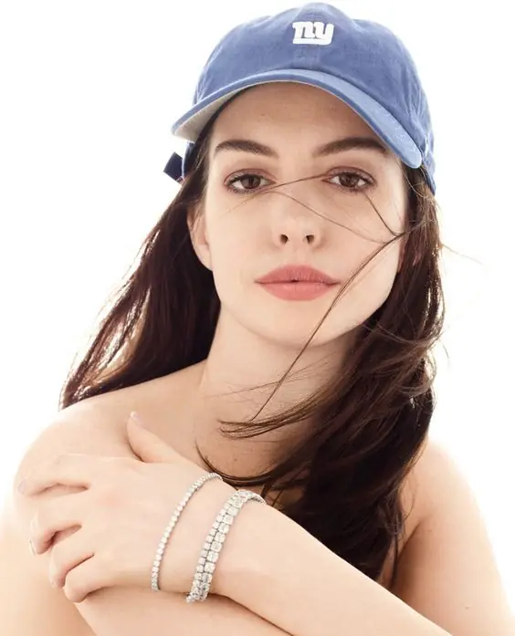anne hathaway 2018