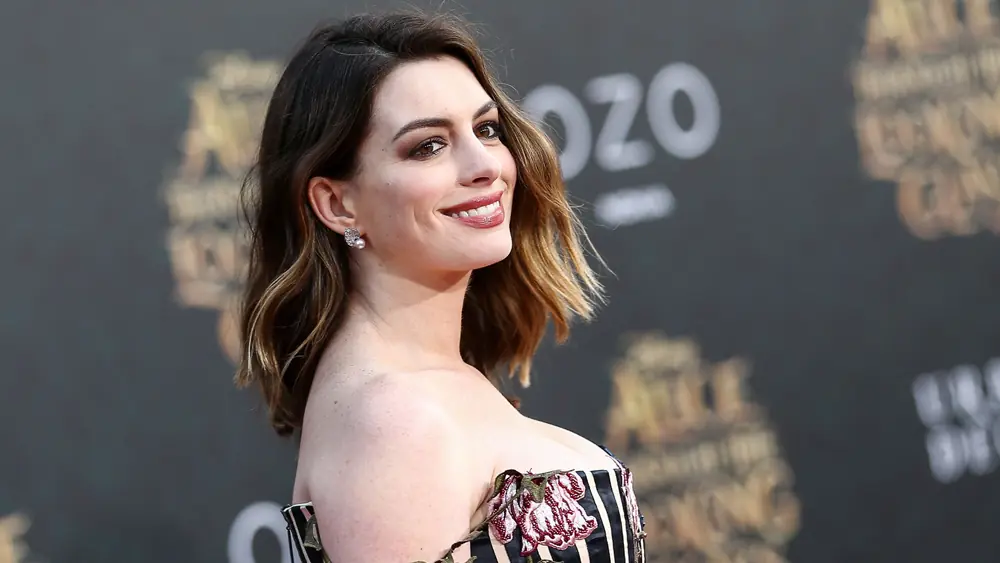 anne hathaway 2018