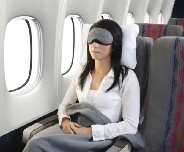 7 Cosas que no tenes que tocar en un avion