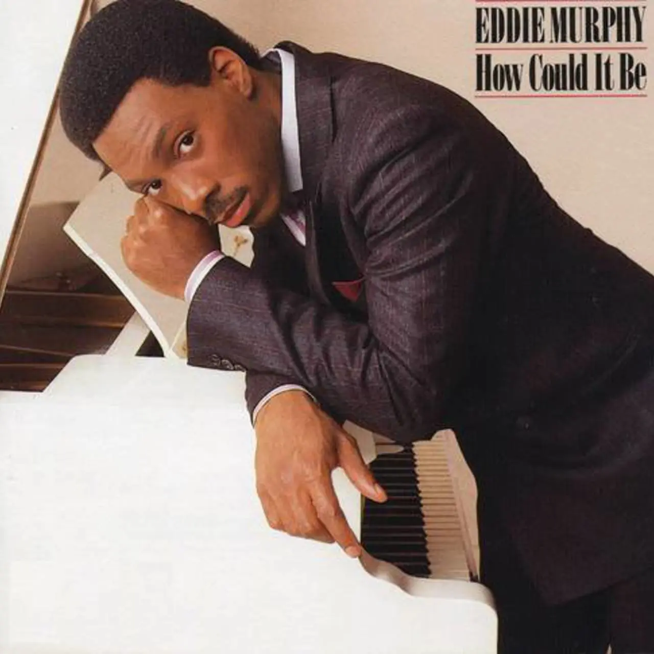 Eddie Murphy cantando