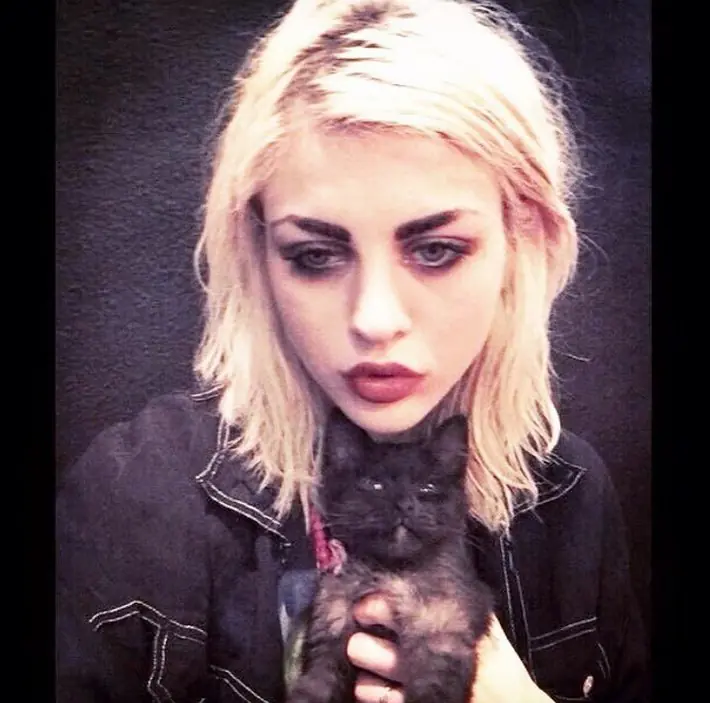 La hija de Kurt Cobain es un escandaloso diamante en bruto