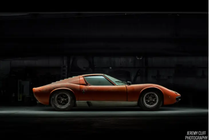 Restaura un Lamborghini Miura P400 abandonado y lo documenta