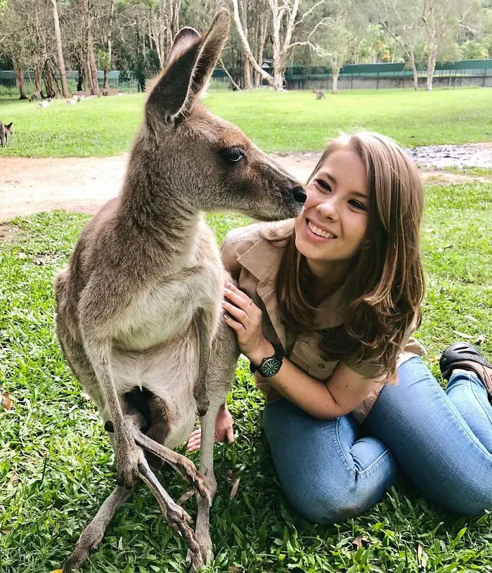 Recuerdas al cazador de cocodrilos? Mira lo que hace su hija Recuerdas al cazador de cocodrilos? Mira lo que hace su hija