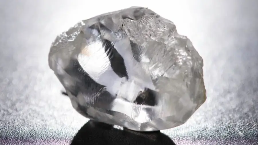 Hallan atrapado en un diamante un mineral nunca antes visto