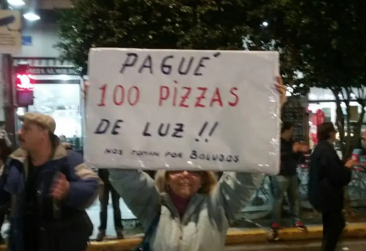 Masivo ruidazo contra el tarifazo