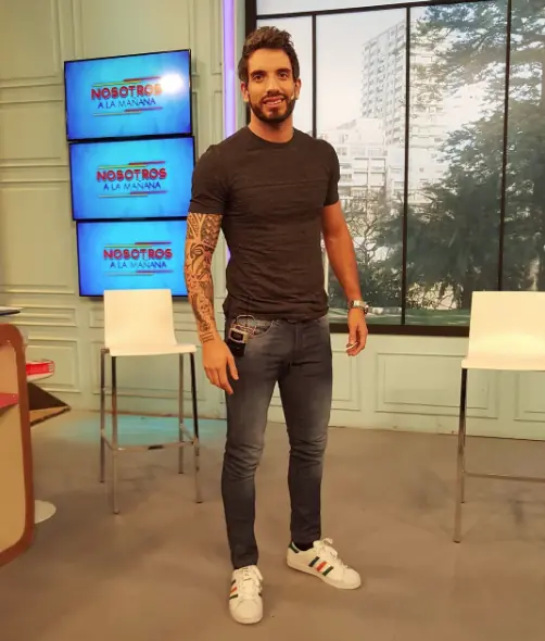 Carpetazo: Filtran fotos de periodista tomando cocaina