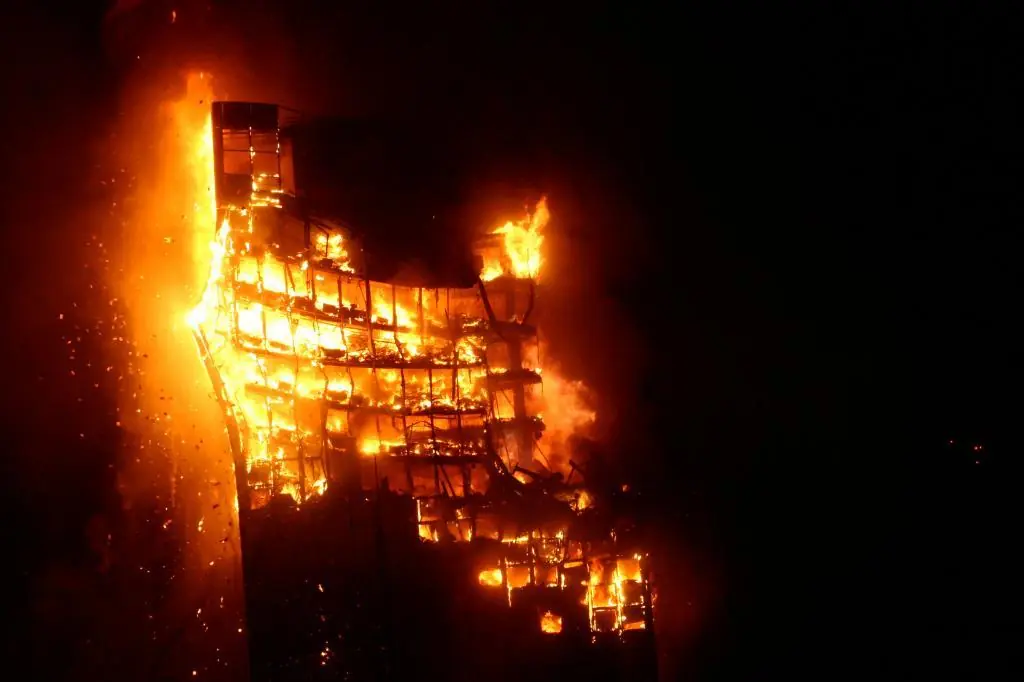Grandes incendios, historias de humo y fuego, IC