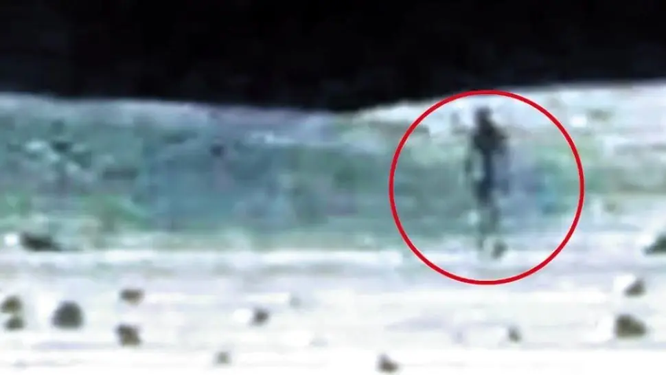 Expiloto CIA afirma "En la Luna viven extraterrestres"